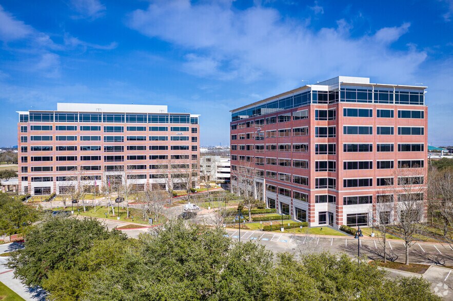 More Photos Of 13135 Dairy Ashford Rd, Sugar Land Office For Lease