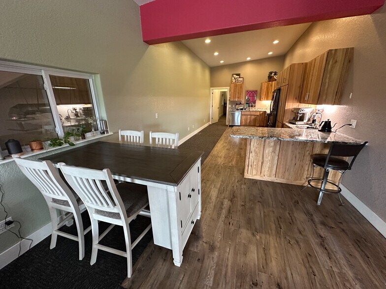 More Photos Of 3099 Highway 95, Mountain Grove Restaurant For Sale