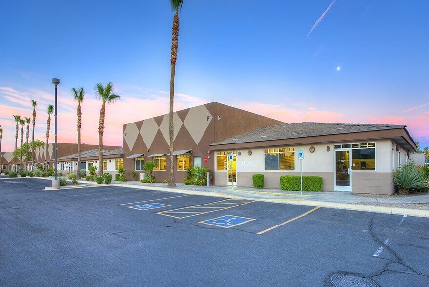 More Photos Of 7200 W Bell Rd, Glendale Unknown For Lease