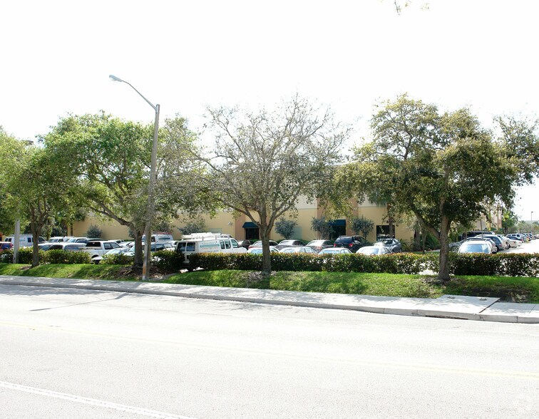 More Photos Of 3700-3718 SW 30th Ave, Fort Lauderdale Warehouse For Sale