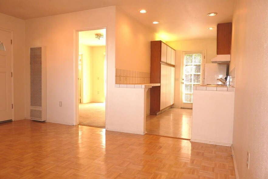 More Photos Of 800-812 Lyndon St, Monterey Apartments For Sale