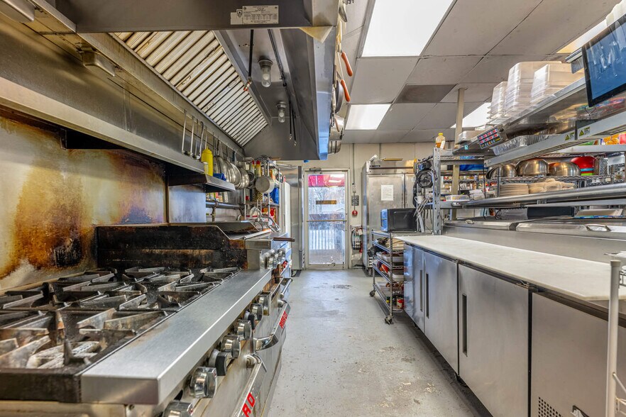 More Photos Of 227 E Cecil St, Springfield Restaurant For Sale