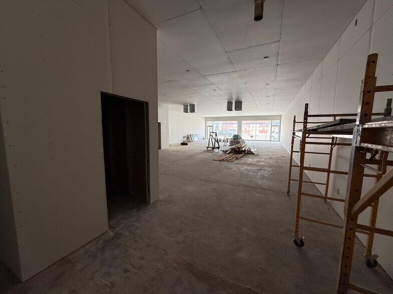 More Photos Of 322-326 Avenue C, Killeen Storefront For Lease