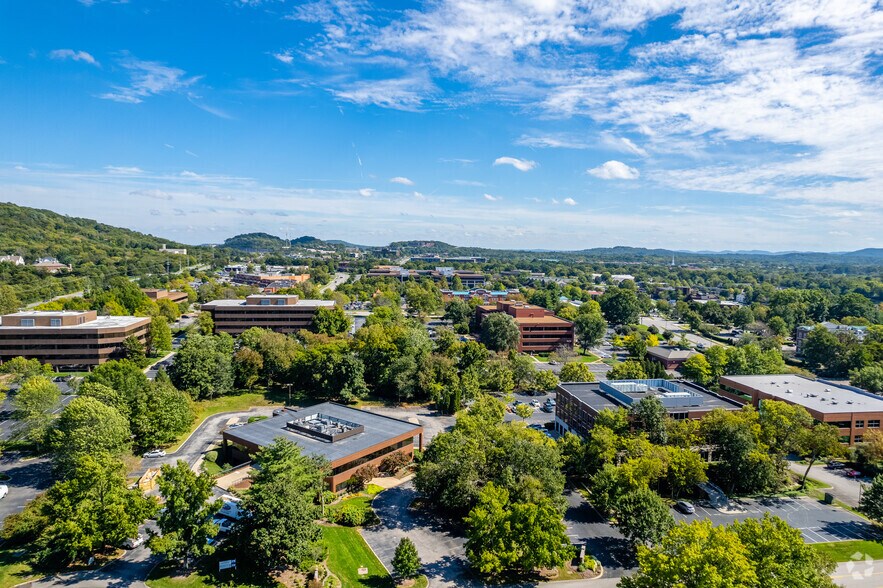 More Photos Of 110 Westwood Pl, Brentwood Office Residential For Sale