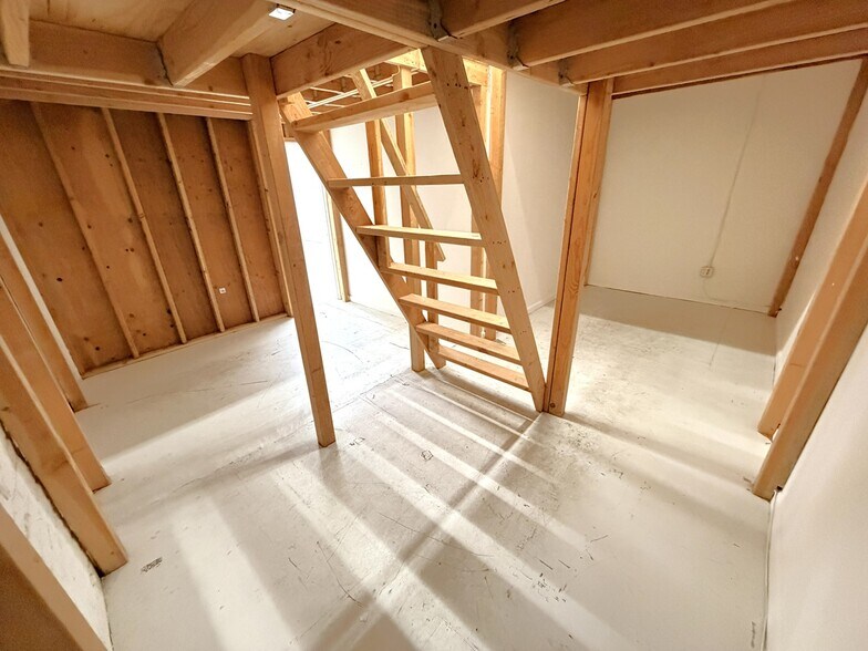 More Photos Of 1020 S Los Angeles St, Los Angeles Light Manufacturing For Lease