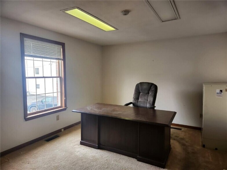 More Photos Of 1531 Mineral Spring Ave, North Providence Office For Sale
