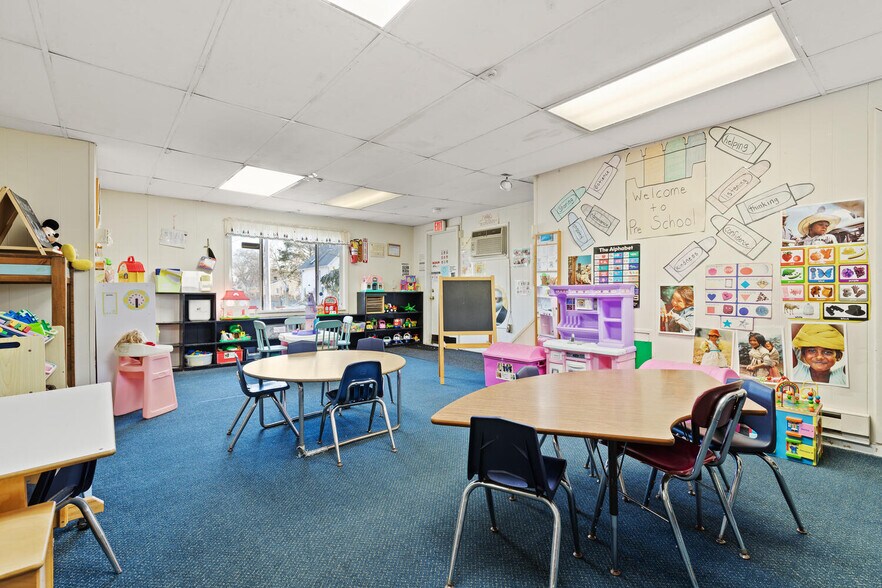 More Photos Of 600 E Ashland St, Brockton Office For Sale