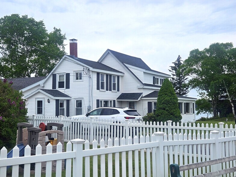 More Photos Of 24 Harris Point Rd, Eastport Hotel For Sale