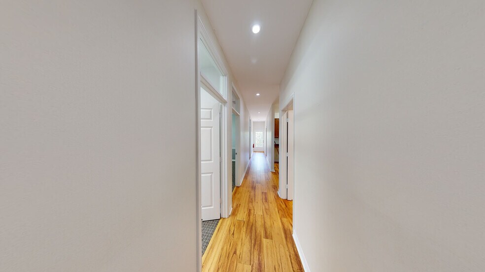 More Photos Of 2127 10th Ave, Vero Beach Office Residential For Sale