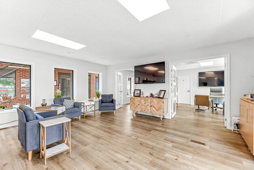 More Photos Of 10351 Southern Maryland Blvd, Dunkirk Office For Sale