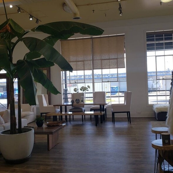 More Photos Of 5015-5025 Colorado Ave S, Seattle Warehouse For Lease