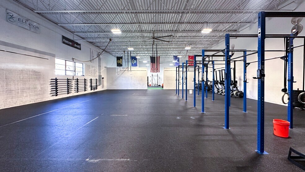 More Photos Of 40 Callender Rd, Watertown Warehouse For Lease