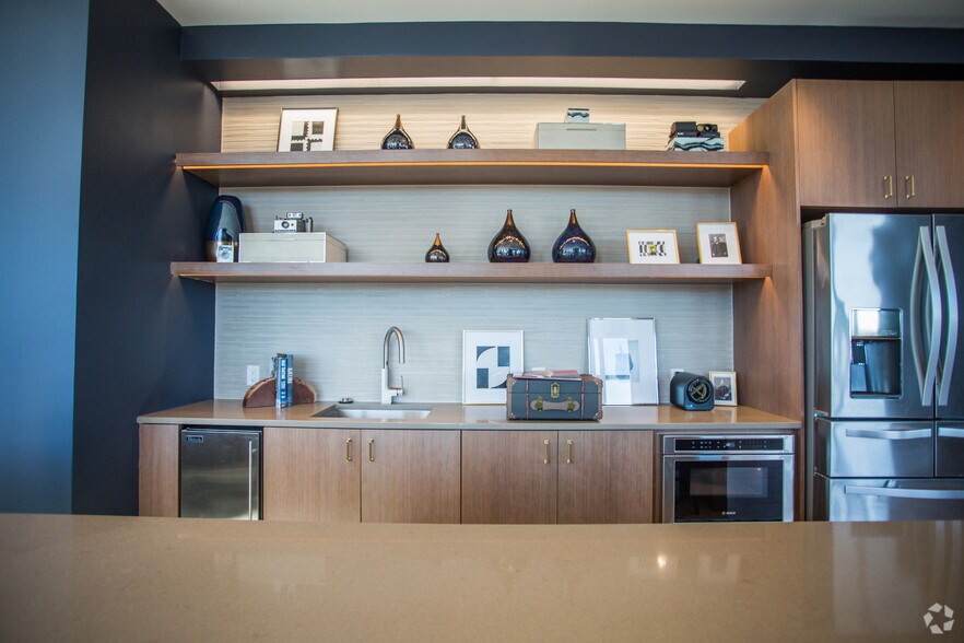 More Photos Of 1008 N Glebe Rd, Arlington Apartments For Lease