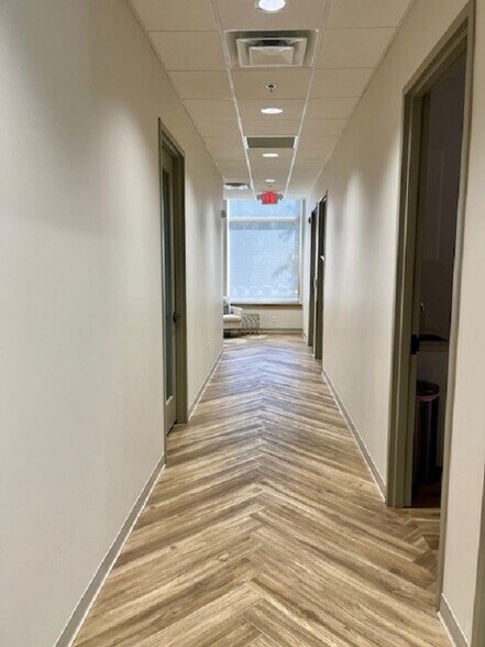 More Photos Of 7465 Poplar Ave, Germantown Medical For Lease
