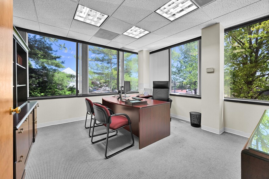 More Photos Of 90 Grove St, Ridgefield Medical For Sale
