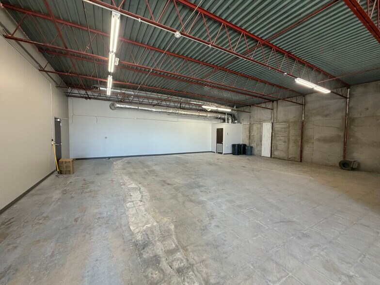 More Photos Of 11244 E 55th Pl, Tulsa Manufacturing For Lease