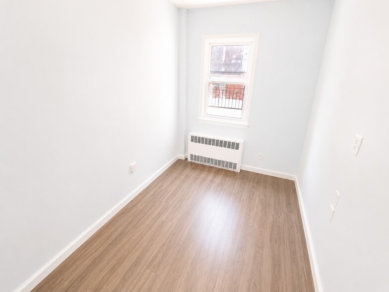 More Photos Of 238 Beach 20th St, Far Rockaway Medical For Lease