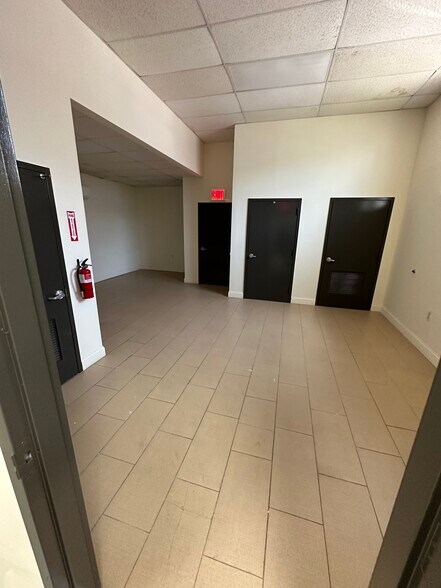 More Photos Of 651 Timpson Plz, Bronx Industrial For Lease