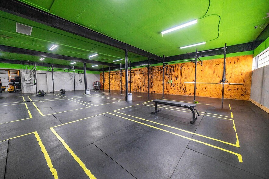 More Photos Of 145 Edison Ave, Circleville Sports And Entertainment For Sale