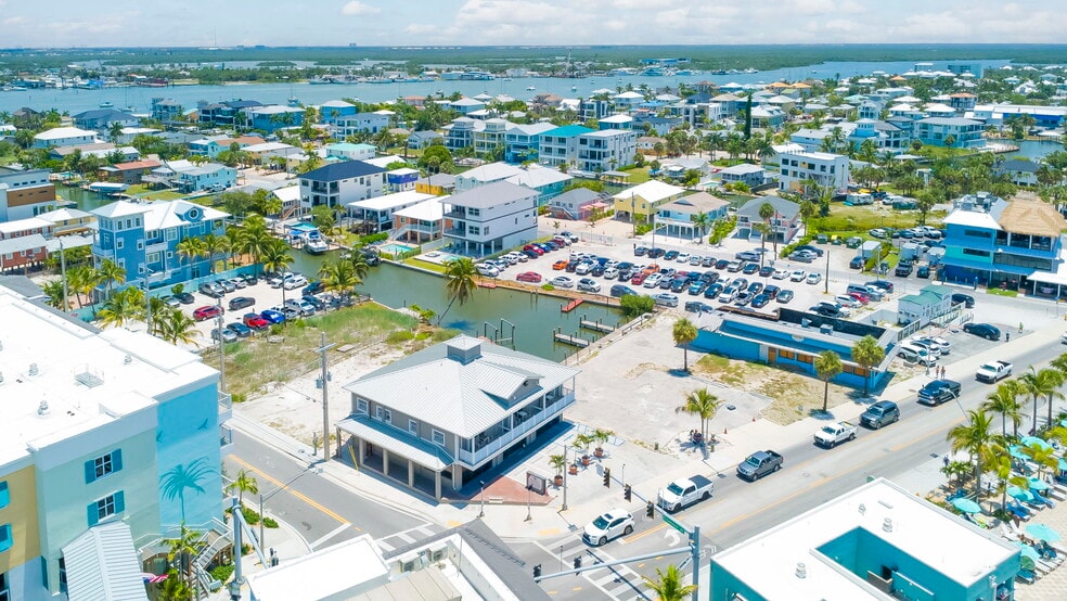 More Photos Of 1161-1165 Estero Blvd, Fort Myers Storefront Retail Residential For Sale