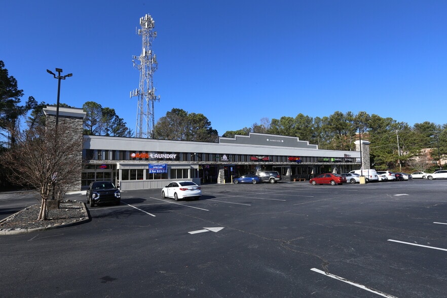 More Photos Of 8540 Roswell Rd, Atlanta Unknown For Lease