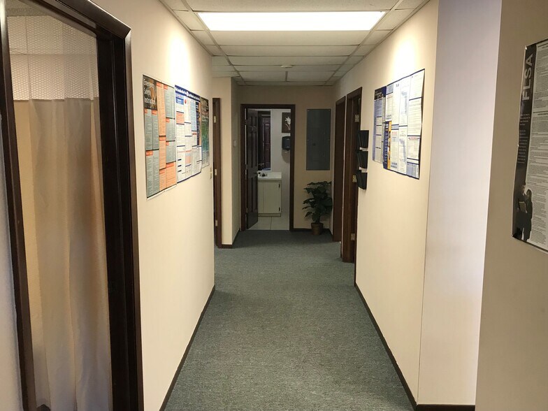 More Photos Of 6315 Presidential Ct, Fort Myers Office For Lease