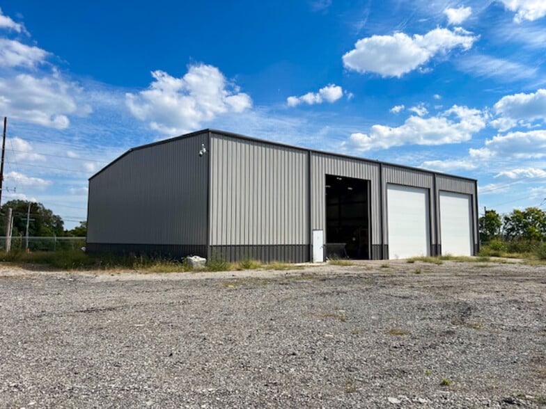More Photos Of 1624 Blue Ridge Blvd, Kansas City Warehouse For Sale