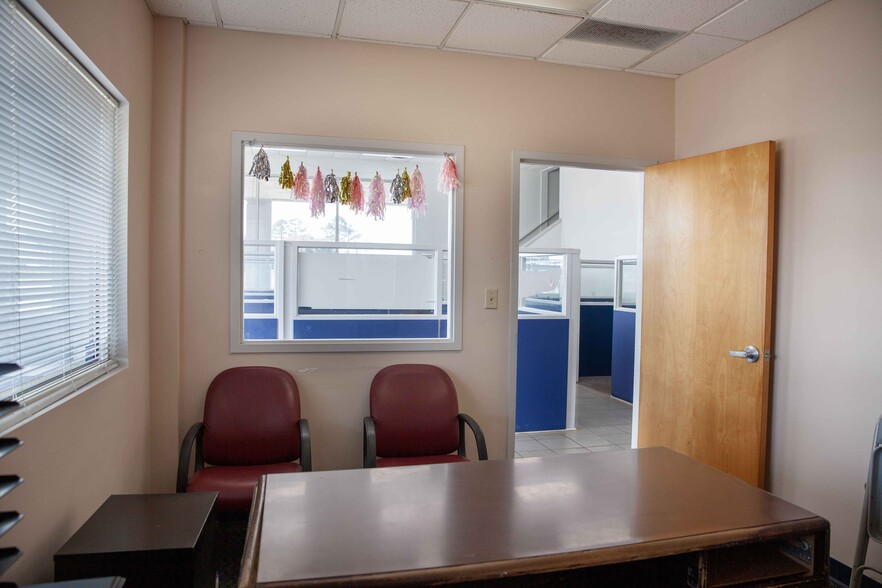 More Photos Of 2210 Washington Rd, Thomson Auto Dealership For Sale