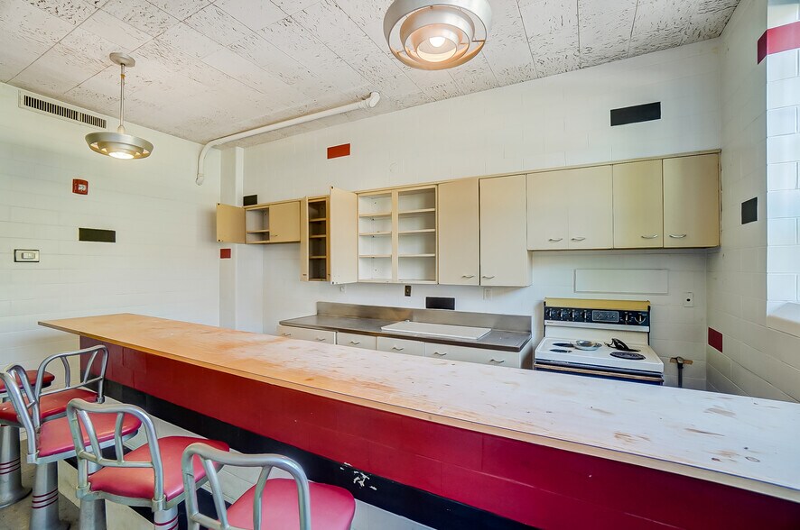 More Photos Of 800 Livermore St, Yellow Springs Research And Development For Sale