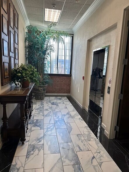 More Photos Of 600 N Walker Ave, Oklahoma City Office For Lease