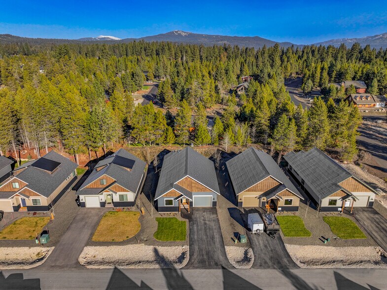 More Photos Of 101, 103, 105 Bighorn Court, Mccall Specialty For Sale