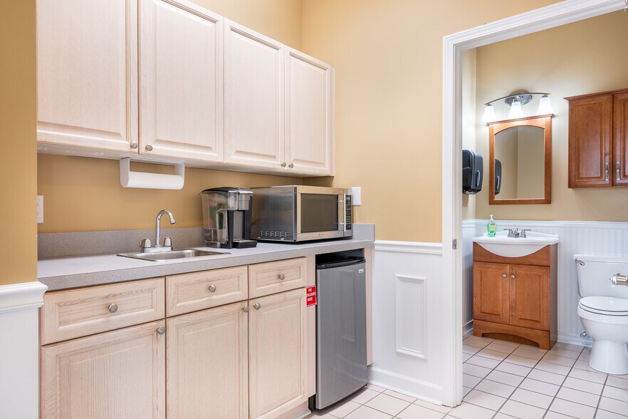 More Photos Of 8210 Village Harbor Dr, Cornelius Loft Creative Space For Sale