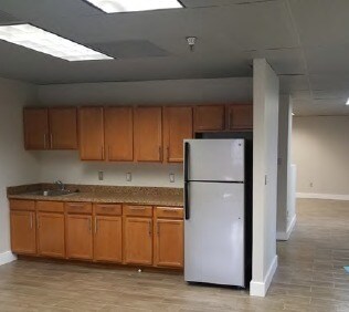 More Photos Of 2560 Huntington Ave, Alexandria Office For Lease