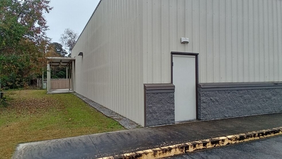 More Photos Of 114 E Second Ave, Glenwood Freestanding For Sale