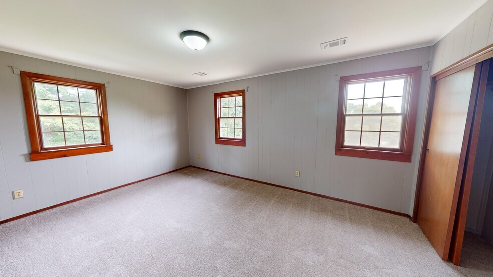 More Photos Of 3098 Woodland Rd, Ambridge Multifamily For Sale