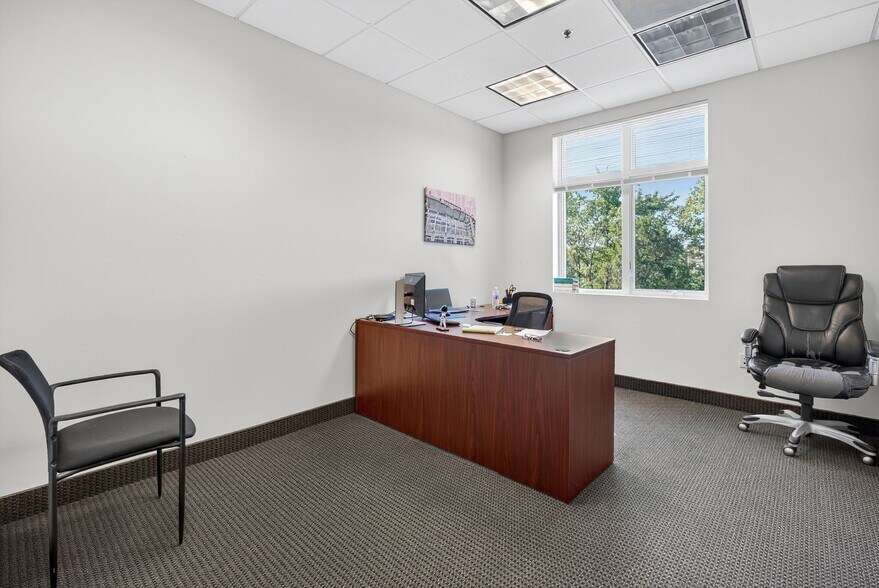 More Photos Of 46165 Westlake Dr, Sterling Medical For Sale