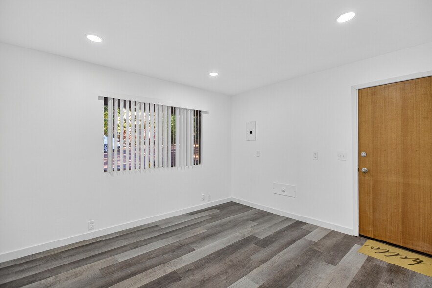 More Photos Of 5897 Pony Express Trl, Pollock Pines Office For Sale