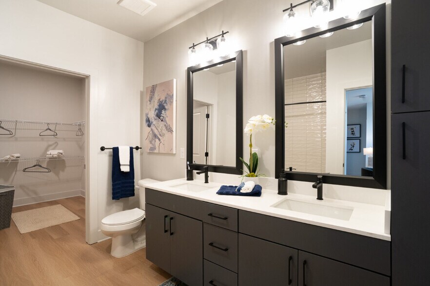 More Photos Of 930 W Mallard Creek Church Rd, Charlotte Apartments For Lease