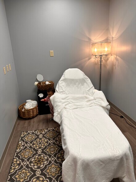 More Photos Of 1810 Erie Blvd E, Syracuse Office For Sale