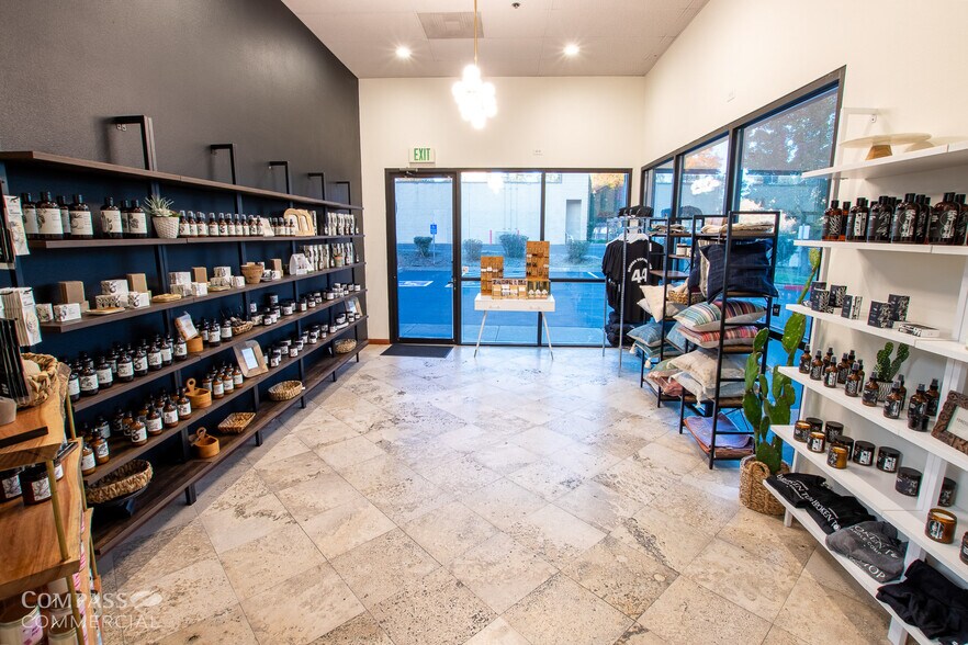 More Photos Of 2491 NE Twin Knolls Dr, Bend Light Manufacturing For Lease