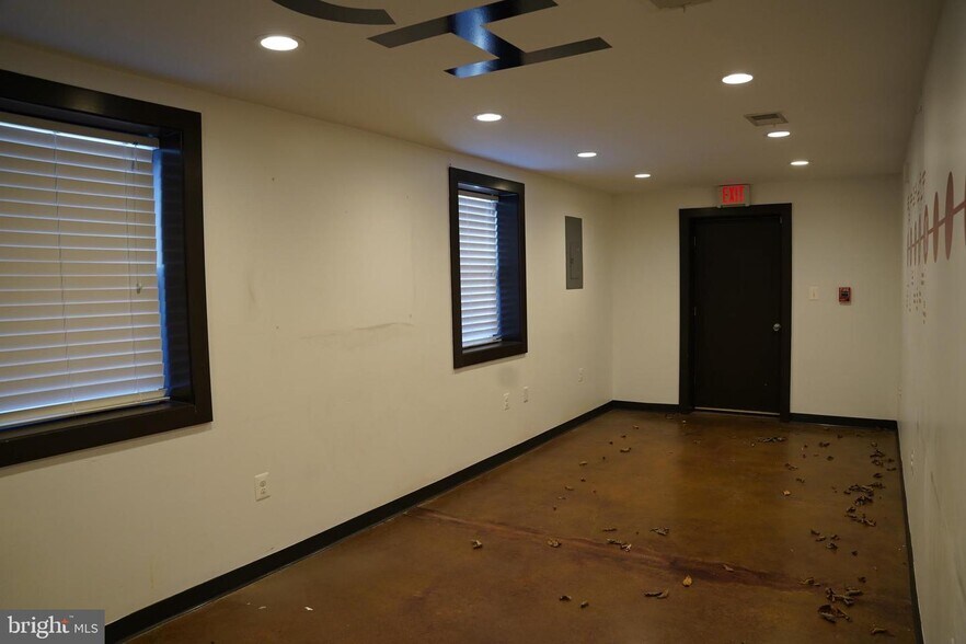 More Photos Of 7595 Martinsburg Pike, Shepherdstown Office For Sale