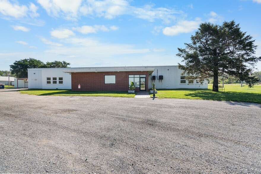 Primary Photo Of 3050 Wagner Rd, Waterloo Freestanding For Sale