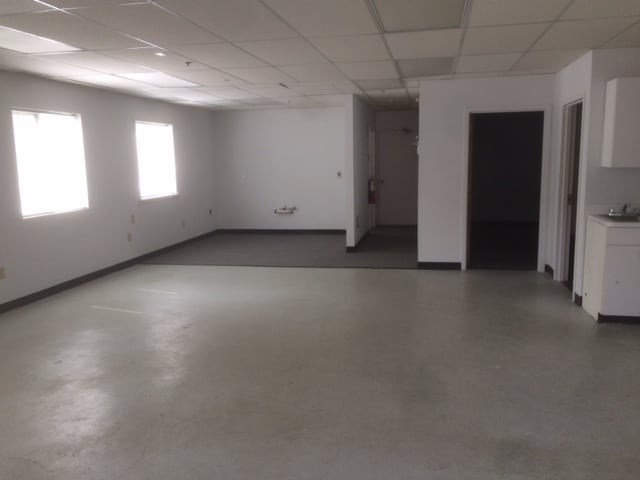 More Photos Of 130 Lenox Ave, Stamford Warehouse For Sale