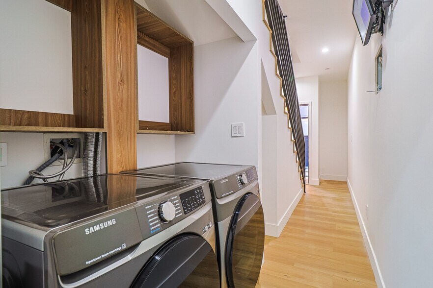 More Photos Of 4842 W 17th St, Los Angeles Apartments For Sale