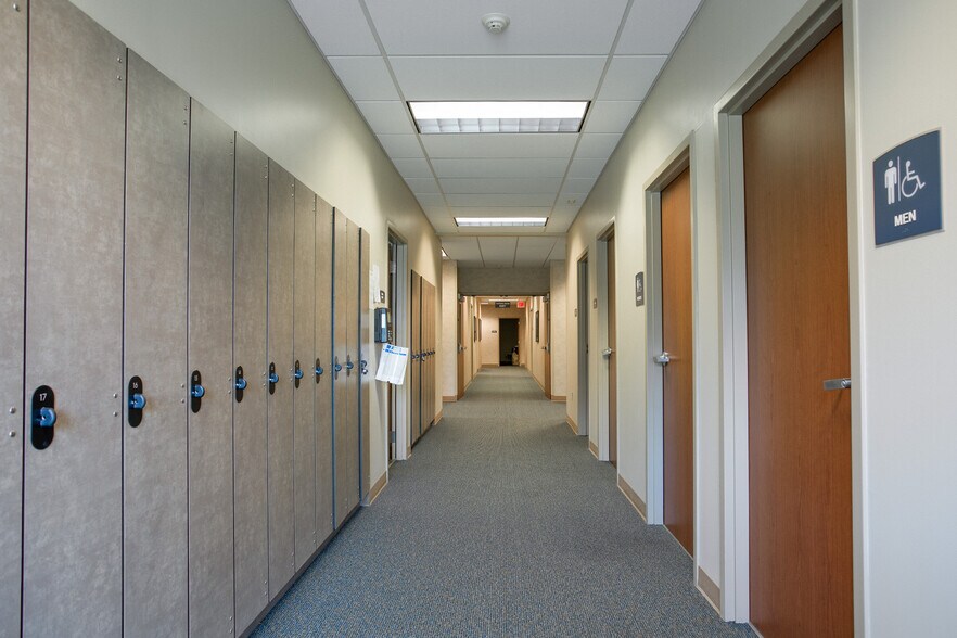 More Photos Of 2734 N Woodlawn Ave, Wichita Medical For Sale