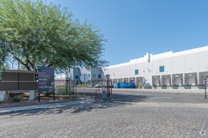 More Photos Of 6025 Procyon St, Las Vegas Warehouse For Lease