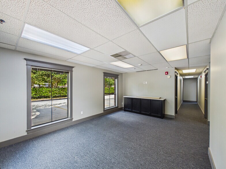 More Photos Of 25222 Glen Loch Dr, Spring Coworking Space
