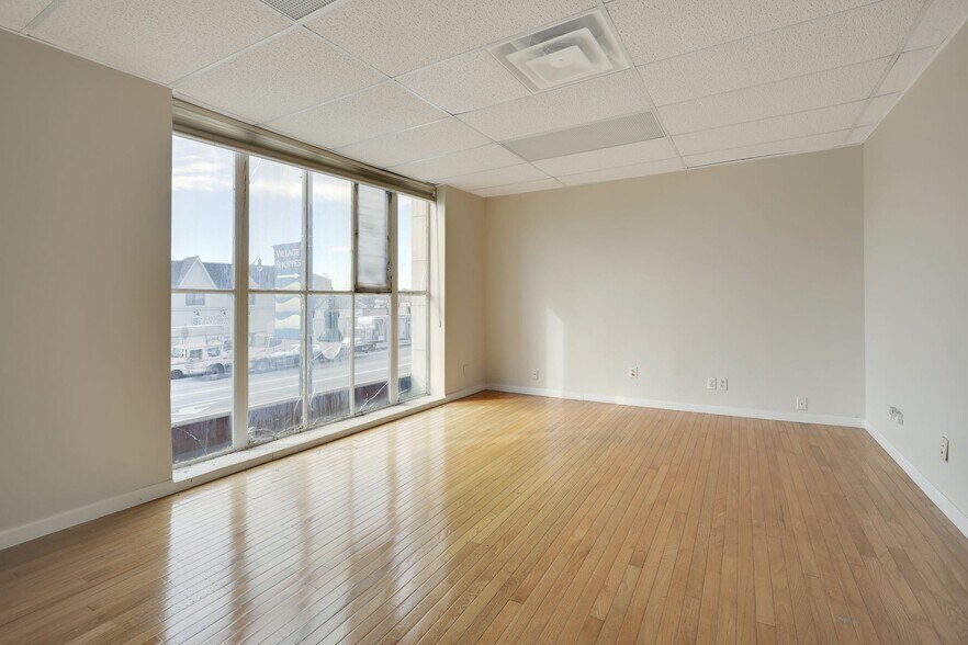 More Photos Of 55 Atlantic Ave, Lynbrook Office For Lease