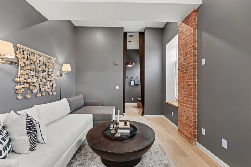 More Photos Of 63 Church St, Greenwich Apartments For Sale