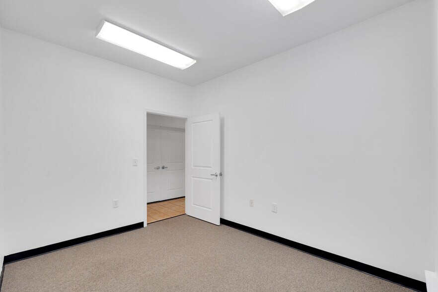 More Photos Of 248-250 Adley Way, Greenville Office For Sale